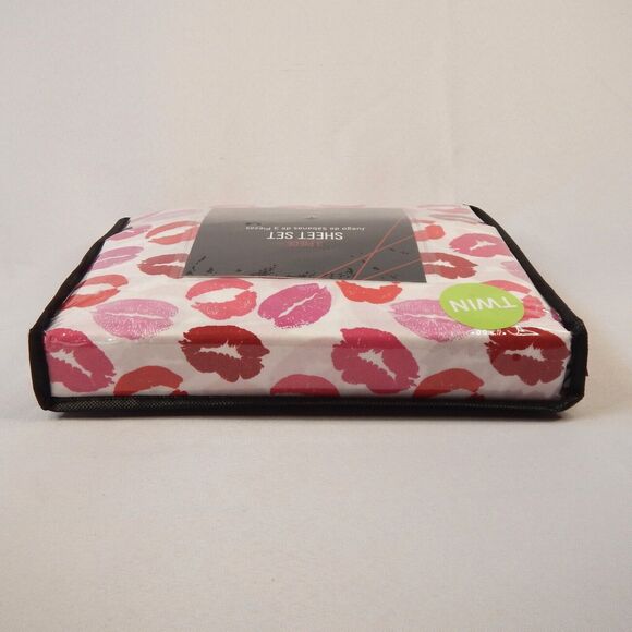 Valentines Day Red Pink Lips KISS  Love Lipstick TWIN Sheet 3 pc Set Girls Teen - Picture 10 of 10